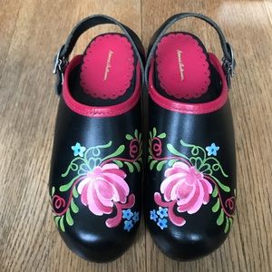 Hannah Andersen Painted Girls Clogs